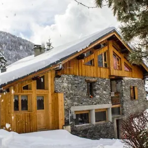 https://le-petit-saint-bernard.hotels-rhonealpes.com